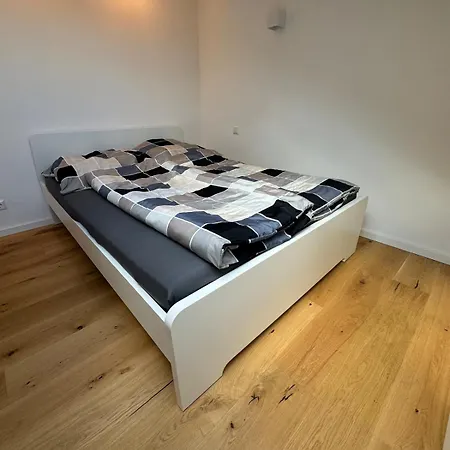 Moderne 2-zimmer-wohnung Lejlighed Leutenbach (Rems-Murr)